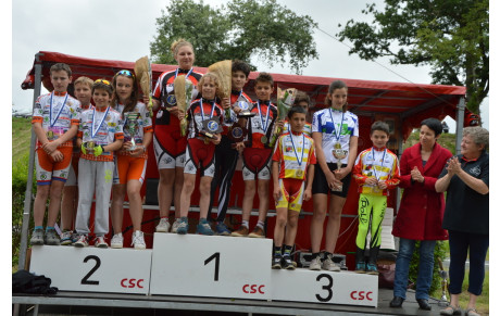 CASTELJALOUX Champion d'AQUITAINE par équipe en Relais des écoles de vélos 